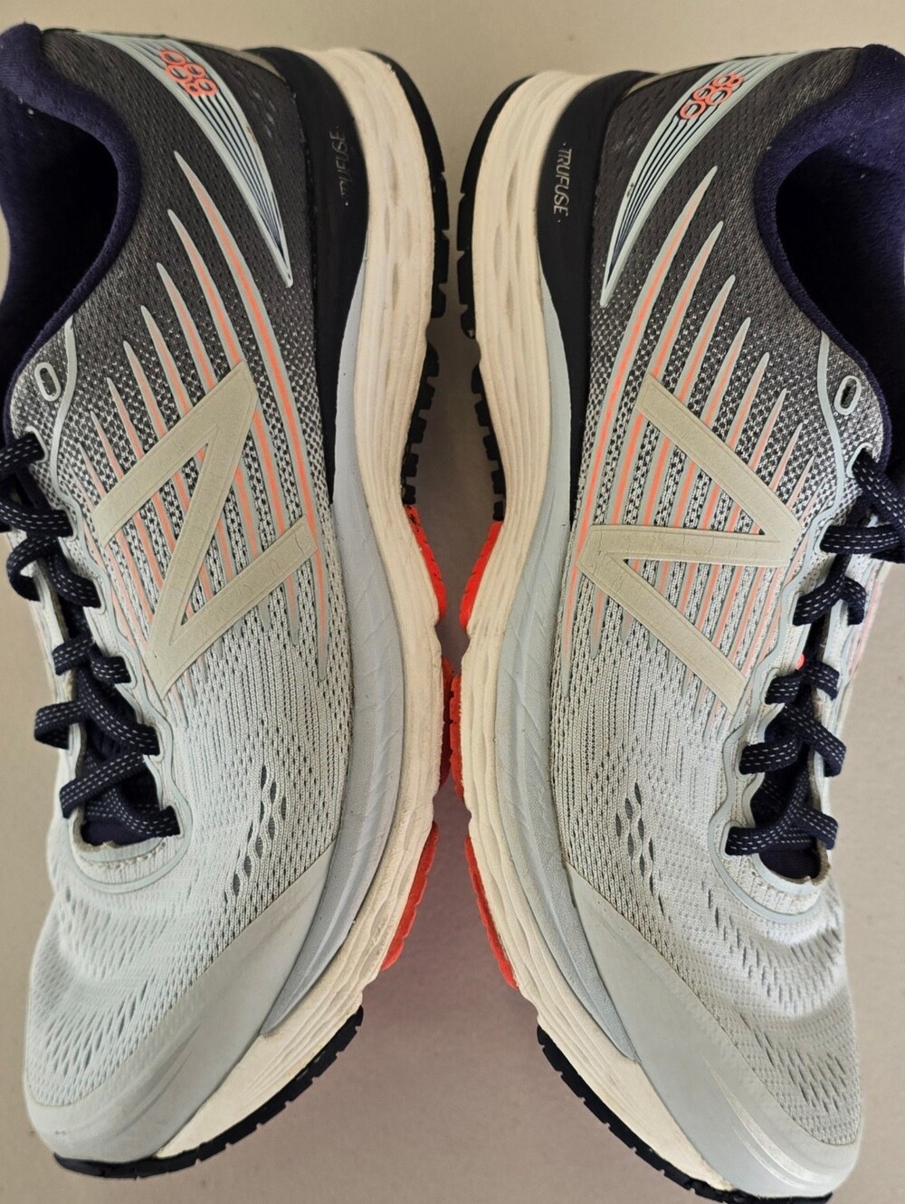 size 9 New Balance Women’s Gray Navy White Orange Mesh Lace Up Running